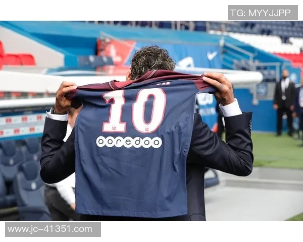 现役足球明星中10号球衣的代表人物有哪些值得关注的球员