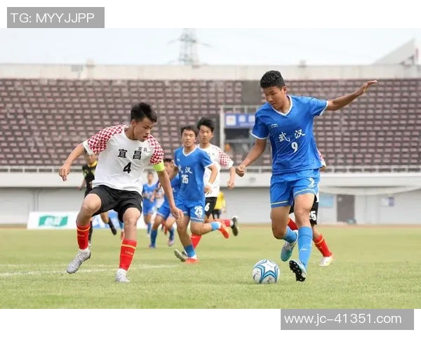 武汉足球队的蜕变之旅：从低谷到冠军赛的辉煌历程