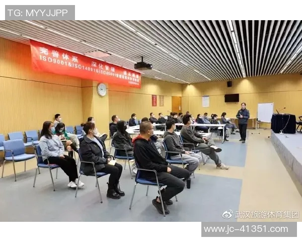 南京网球队运营体系解析与网球战术的深度融合探讨