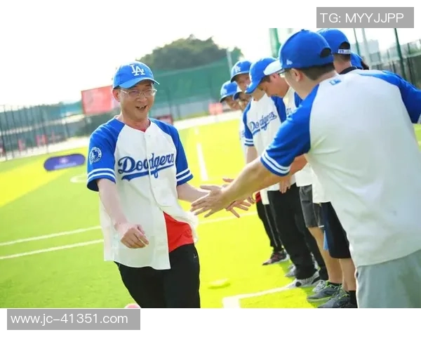 深圳篮球队团队协作的力量与默契探讨